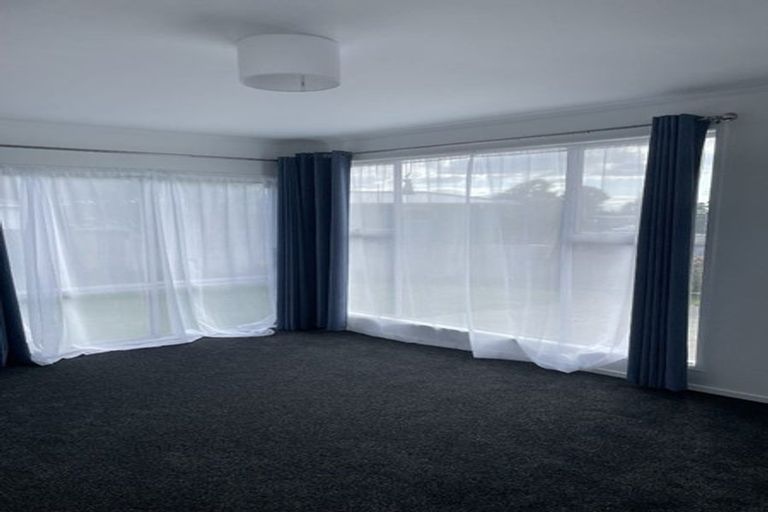 Photo of property in 27 Yearsley Place, Manurewa, Auckland, 2102