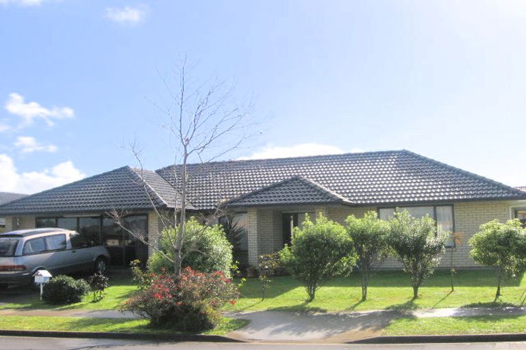 Photo of property in 1 Chapletown Drive, East Tamaki, Auckland, 2016