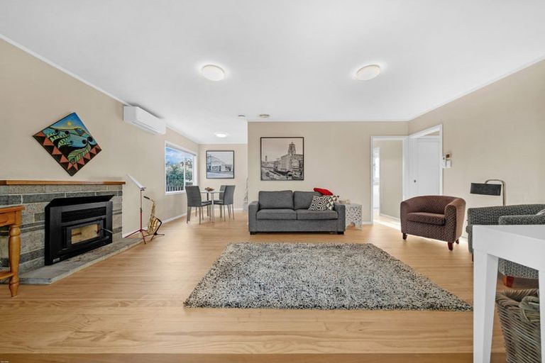 Photo of property in 107 Birkdale Road, Birkdale, Auckland, 0626