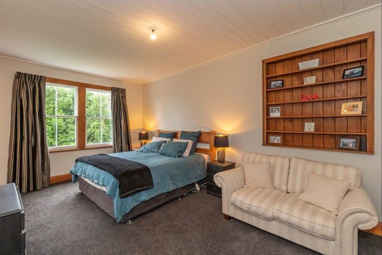 Photo of property in 73 Wakefield Road, Levin, 5571