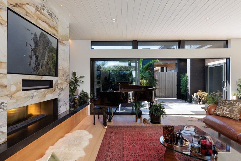 Photo of property in 210 Oceanbeach Road, Mount Maunganui, 3116