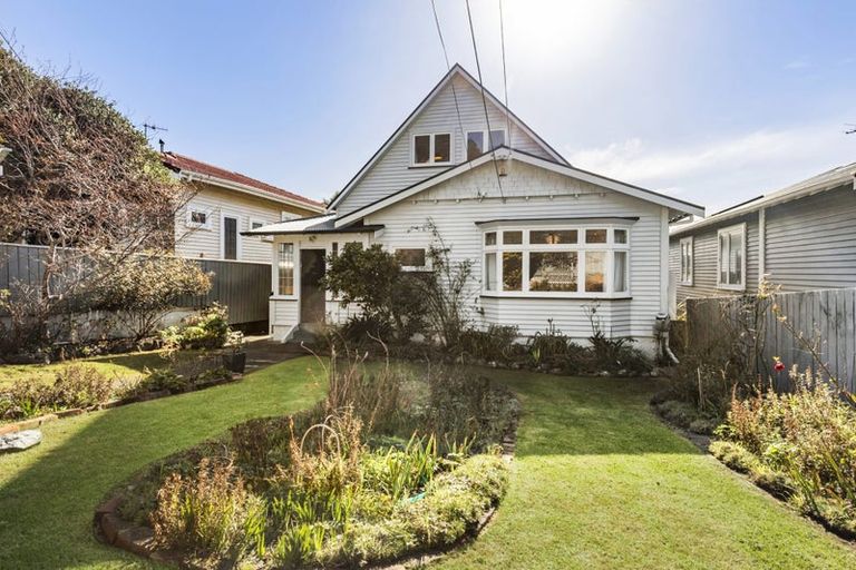 Photo of property in 7 Pinnacle Street, Seatoun, Wellington, 6022