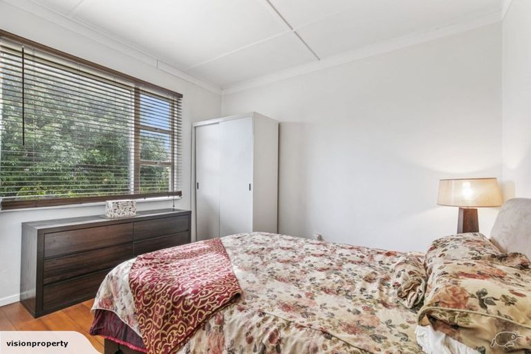 Photo of property in 142 Titirangi Road, New Lynn, Auckland, 0600