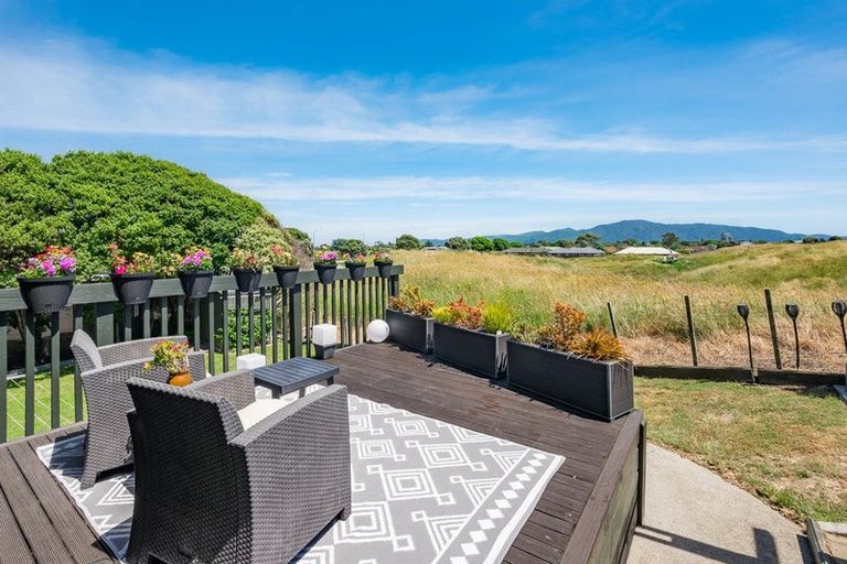 Photo of property in 5 Langdale Avenue, Paraparaumu, 5032