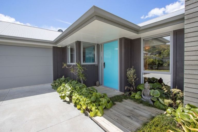 Photo of property in 17 Browns Drive, Waihi Beach, 3611