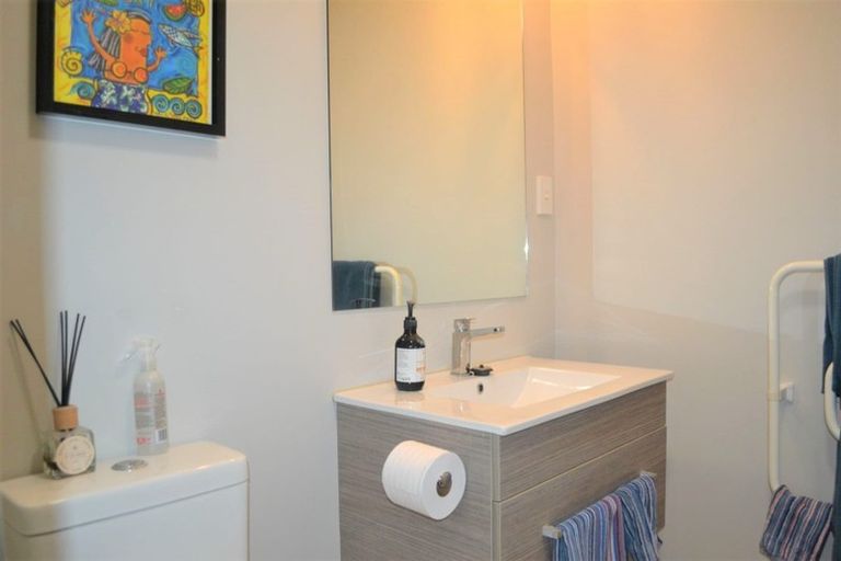 Photo of property in Hobson Court Flats, 54/70 Hobson Street, Thorndon, Wellington, 6011