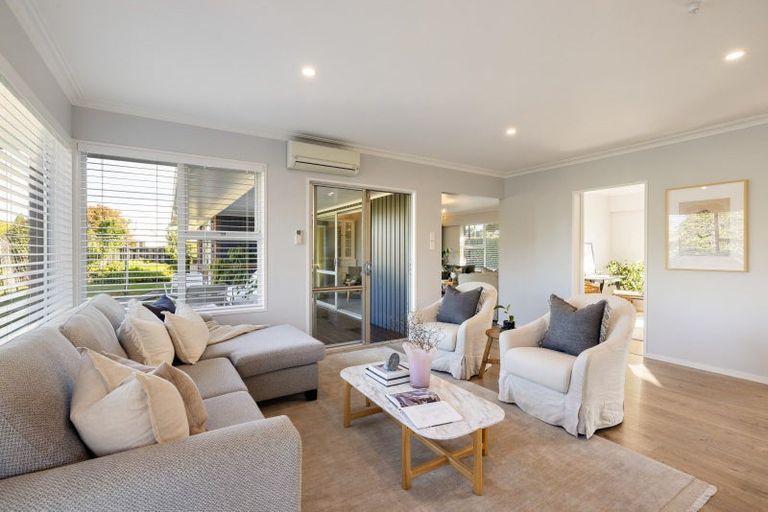 Photo of property in 82 Williams Street, Cambridge, 3434