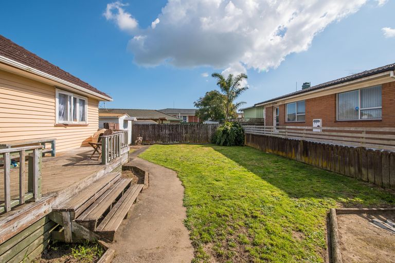 Photo of property in 1/17 Railway Street West, Papakura, 2110