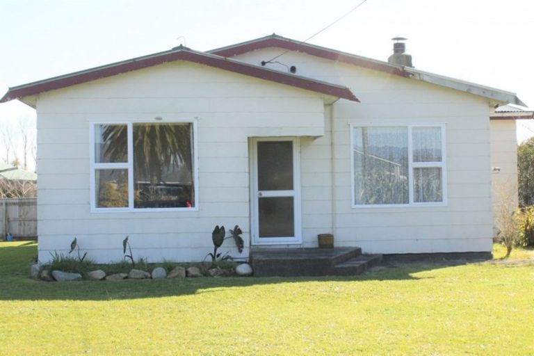 Photo of property in 6 Ballance Street, Westport, 7825