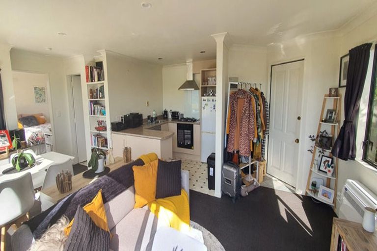 Photo of property in 14 Birkhall Grove, Strathmore Park, Wellington, 6022