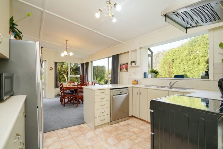 Photo of property in 56 Mason Road, Seaward Bush, Invercargill, 9871