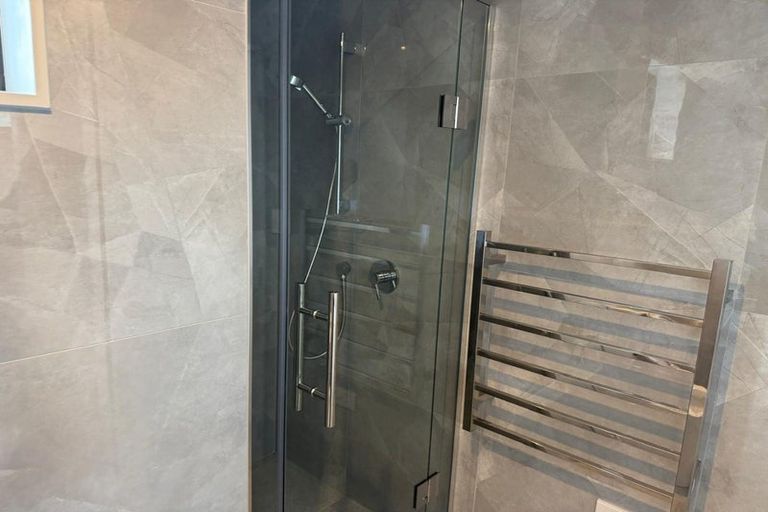 Photo of property in 105 Grove Road, Papakura, 2110