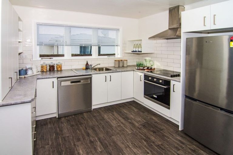 Photo of property in 32 Kitchener Street, Lansdowne, Masterton, 5810