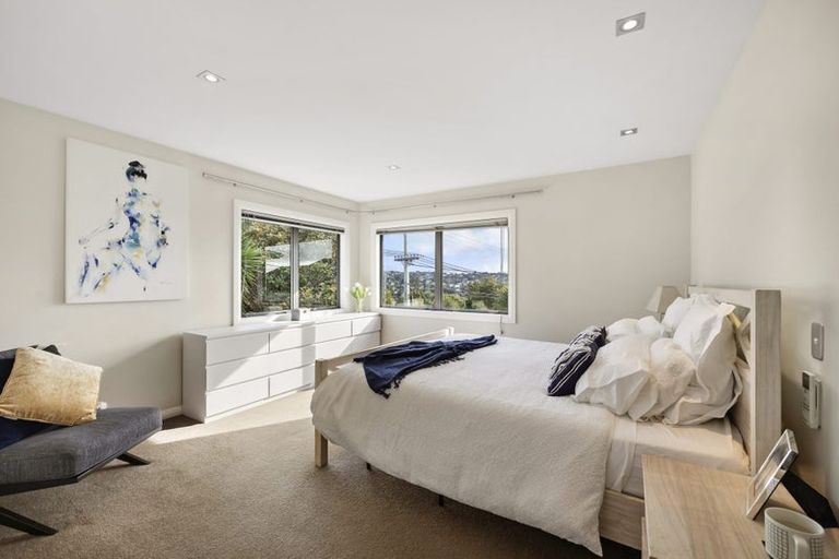 Photo of property in 1/36 Browns Bay Road, Rothesay Bay, Auckland, 0630