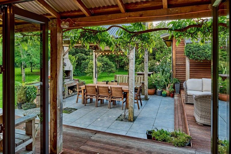 Photo of property in 96 Arcus Road, Te Horo, Otaki, 5582