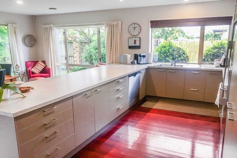 Photo of property in 12 Coolspring Way, Redwood, Christchurch, 8051