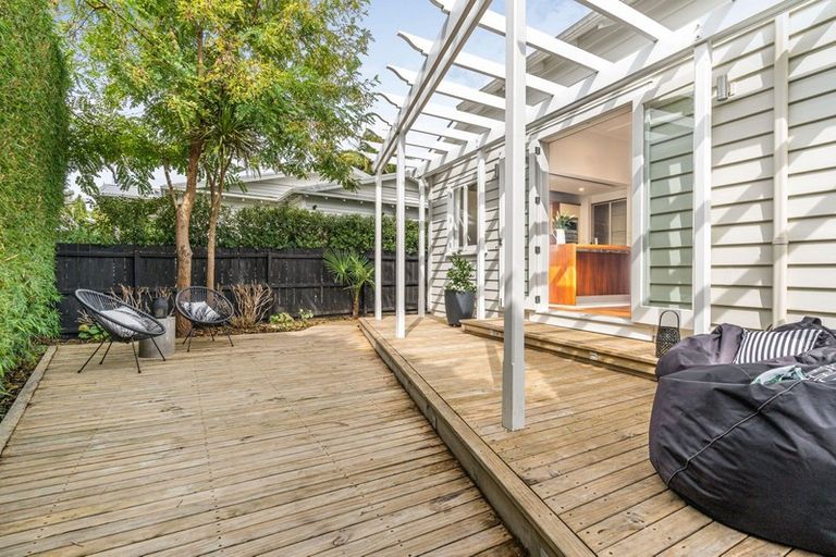 Photo of property in 3/6 Wairoa Road, Devonport, Auckland, 0624