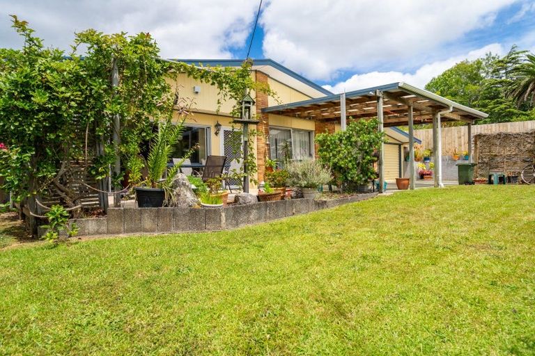 Photo of property in 32 Kohe Street, Parahaki, Whangarei, 0112