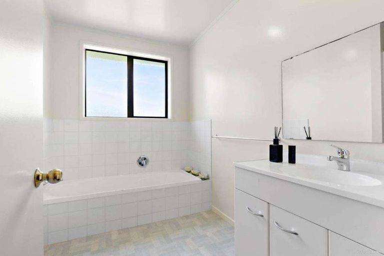 Photo of property in 9 Clover Drive, Henderson, Auckland, 0610