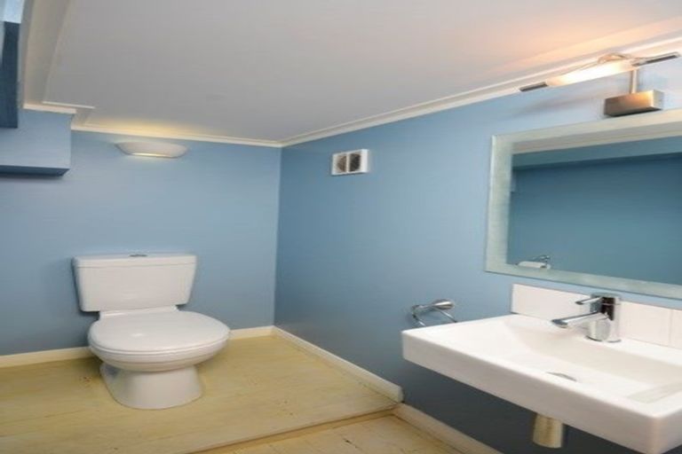 Photo of property in 2 Dalkeith Road, Port Chalmers, 9023