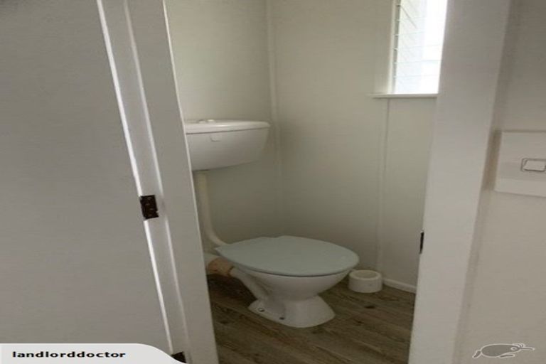 Photo of property in 7 Christmas Road, Manurewa, Auckland, 2102