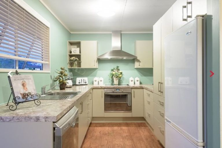 Photo of property in 31 Dunton Drive, Welcome Bay, Tauranga, 3112