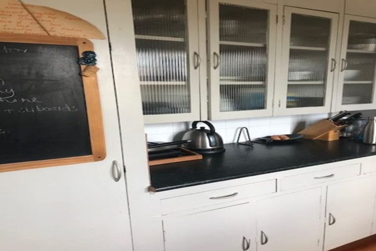 Photo of property in 13 Waterview Road, Favona, Auckland, 2024