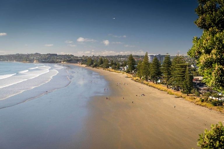 Photo of property in 21 Ascension Crescent, Orewa, 0931