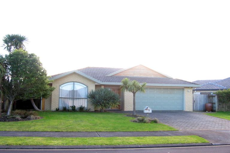 Photo of property in 1/1 Castlemaine Close, Dannemora, Auckland, 2016