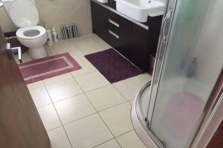 Photo of property in 3179 Great North Road, New Lynn, Auckland, 0600