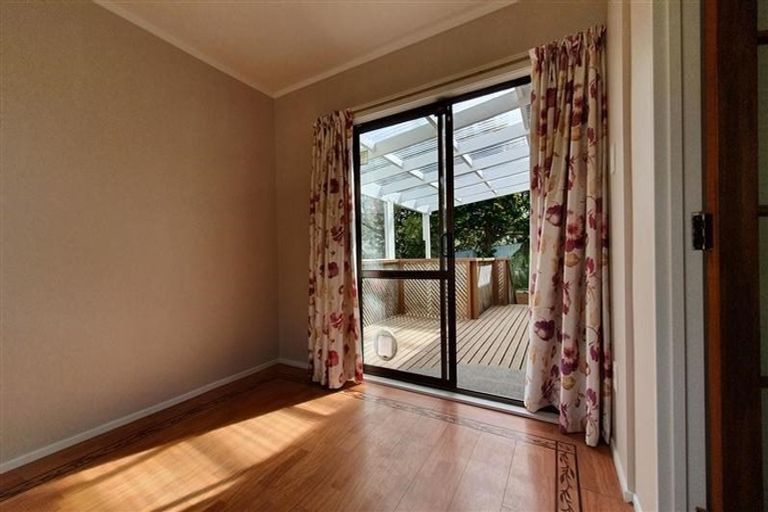 Photo of property in 11 Freyberg Place, Howick, Auckland, 2014