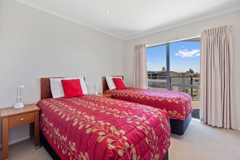 Photo of property in 409/178 Marine Parade, Mount Maunganui, 3116