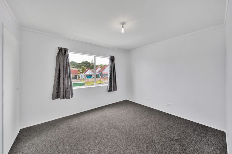 Photo of property in 35 Herekawe Drive, Spotswood, New Plymouth, 4310