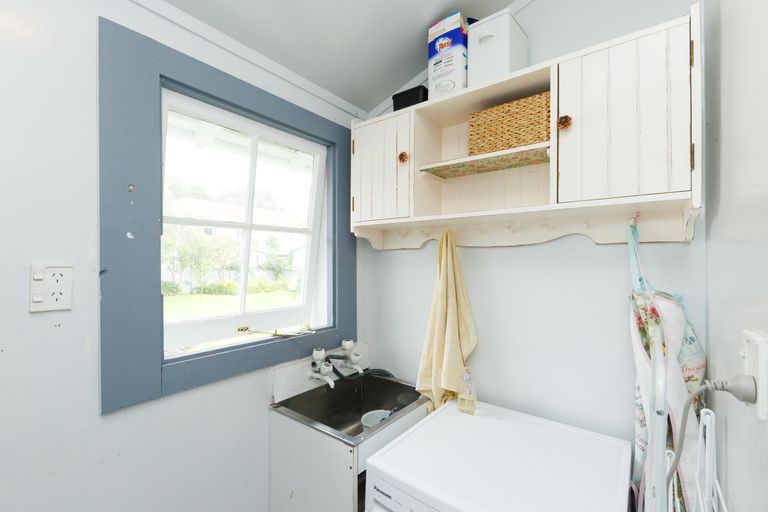 Photo of property in 12 Moerangi Street, West End, Palmerston North, 4410