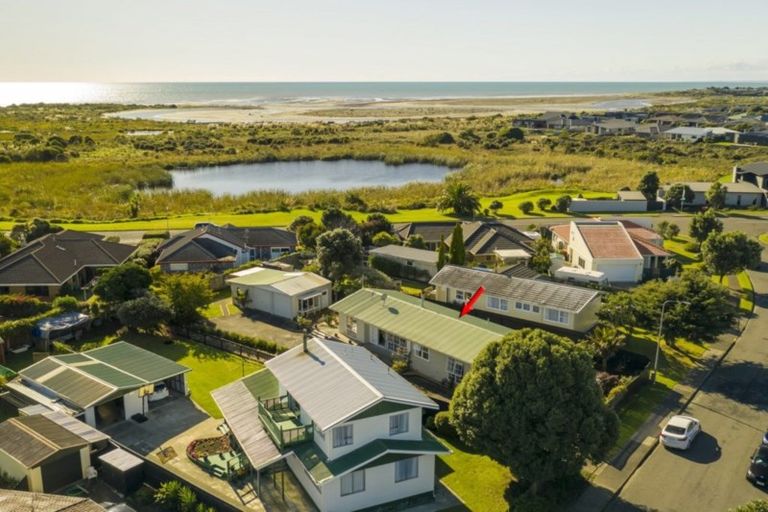 Photo of property in 13 Rangiatea Street, Paraparaumu Beach, Paraparaumu, 5032