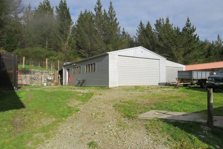 Photo of property in 17 Grey Road, Reefton, 7830
