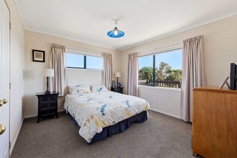 Photo of property in 166 Torkar Road, Clarks Beach, 2122