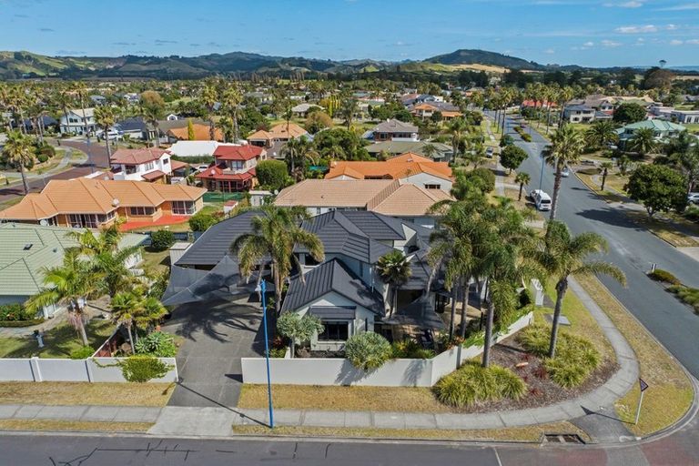 Photo of property in 2 Santa Monica Drive, Papamoa Beach, Papamoa, 3118