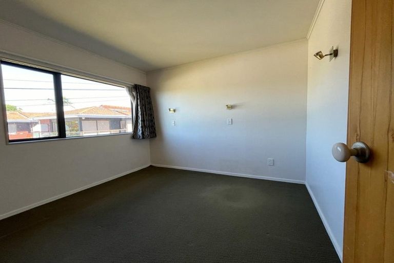 Photo of property in 69 Aberdeen Road, Castor Bay, Auckland, 0620