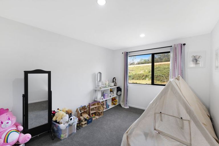 Photo of property in 13 Stubbs Place, Fairview Heights, Auckland, 0632