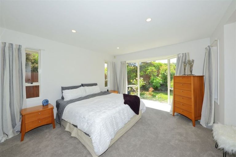 Photo of property in 30a Althorp Place, Avonhead, Christchurch, 8042