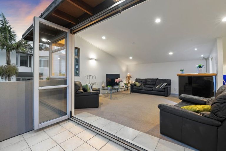 Photo of property in 1/395 Beach Road, Mairangi Bay, Auckland, 0630