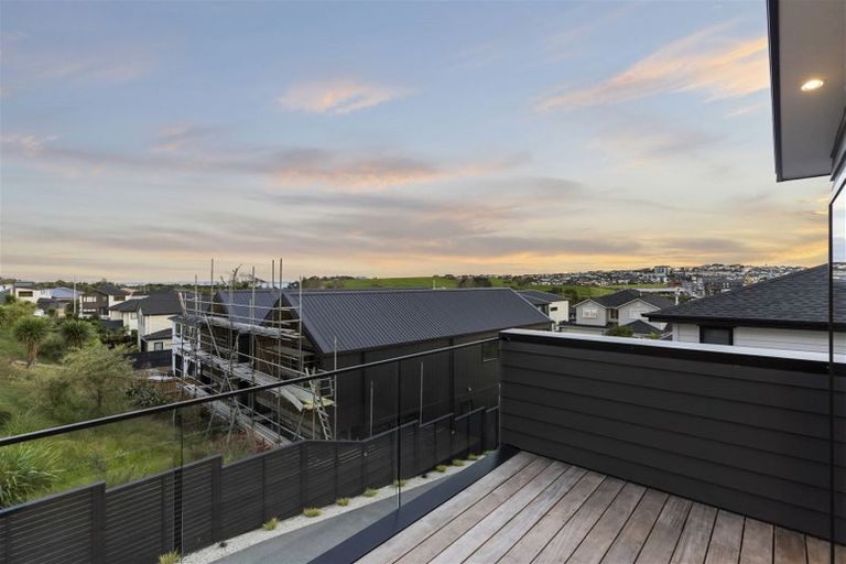 Photo of property in 3 Fender Place, Long Bay, Auckland, 0630
