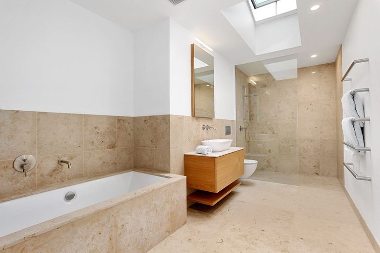 Photo of property in 106a Godden Crescent, Mission Bay, Auckland, 1071