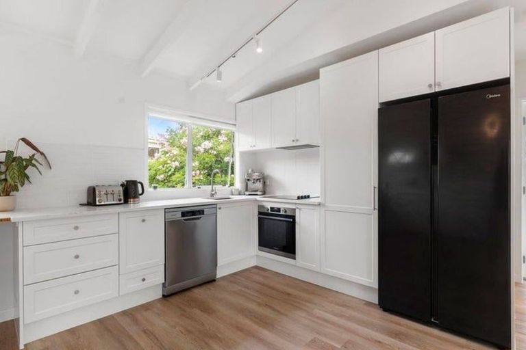Photo of property in 7d Yeoman Place, Howick, Auckland, 2014