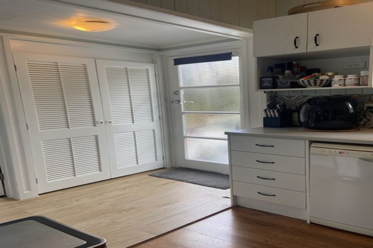 Photo of property in 542b Whangaparaoa Road, Stanmore Bay, Whangaparaoa, 0932