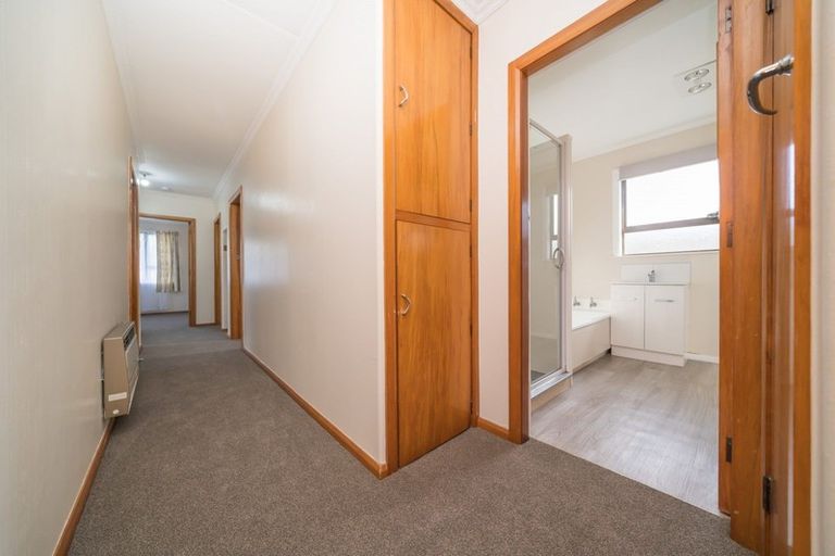 Photo of property in 1 Austin Place, Awapuni, Palmerston North, 4412