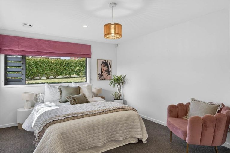 Photo of property in 17 Mayfair Crescent, Mairangi Bay, Auckland, 0630