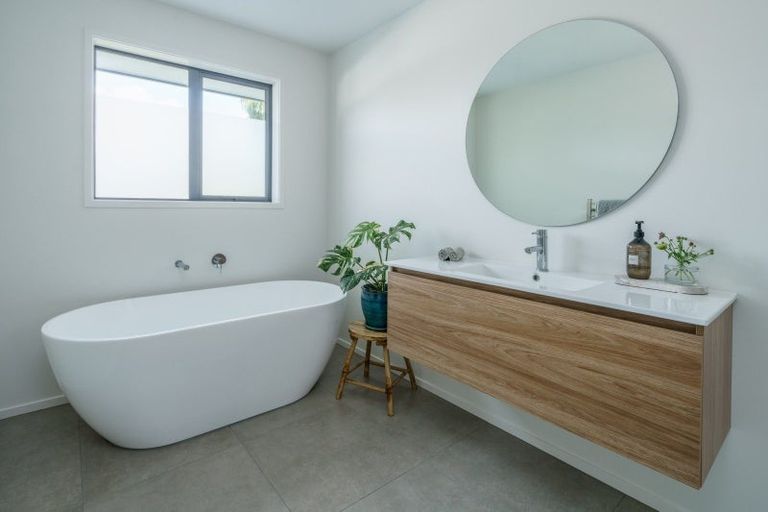 Photo of property in 153 Main Road, Luggate, Cromwell, 9383