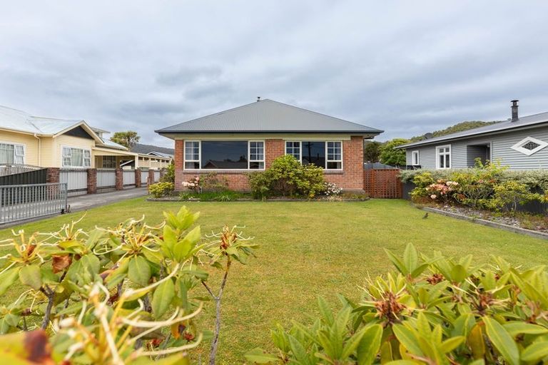 Photo of property in 1 Byron Street, Greymouth, 7805